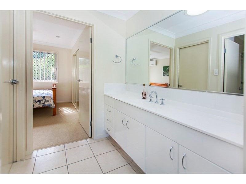 11 Periwinkle Lane, Springfield Lakes QLD 4300