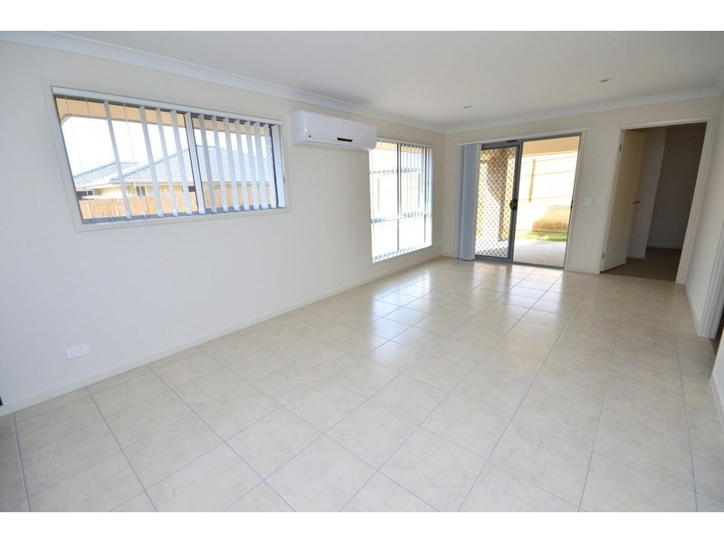 40 Whipbird Street, Bellbird Park QLD 4300
