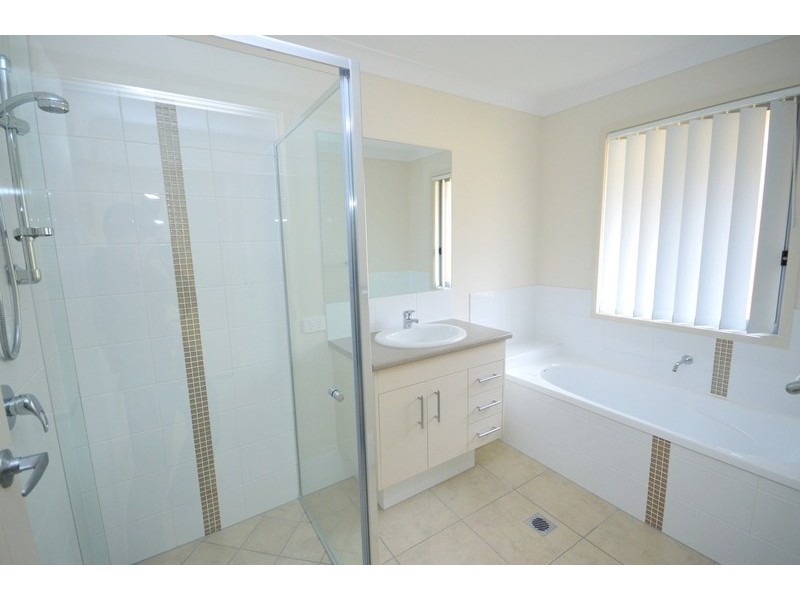 40 Whipbird Street, Bellbird Park QLD 4300