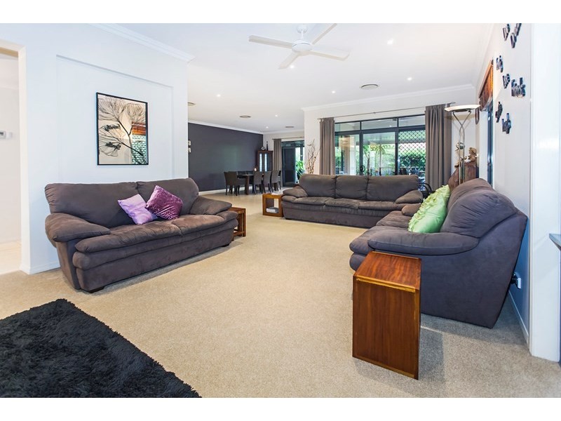 10 Emerson Close, Springfield Lakes QLD 4300