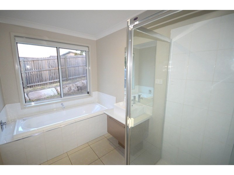 13 Ventura Lane, Bellbird Park QLD 4300