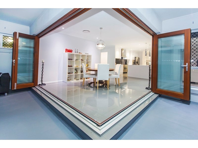 10 Grindelia Drive, Springfield Lakes QLD 4300