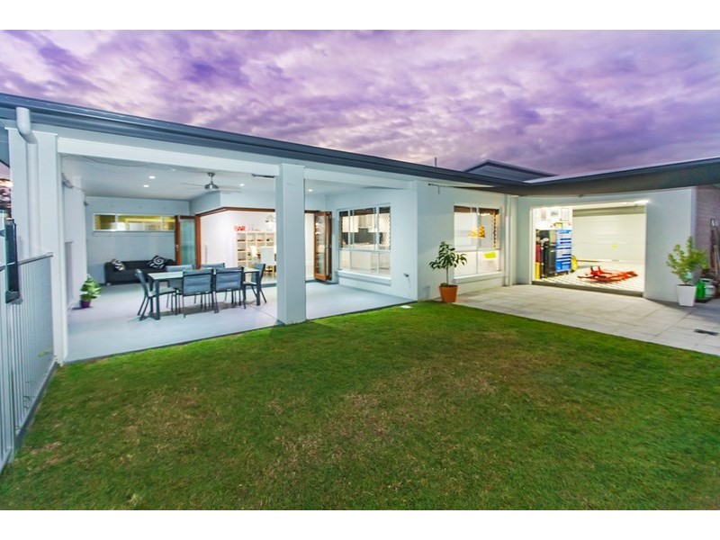 10 Grindelia Drive, Springfield Lakes QLD 4300