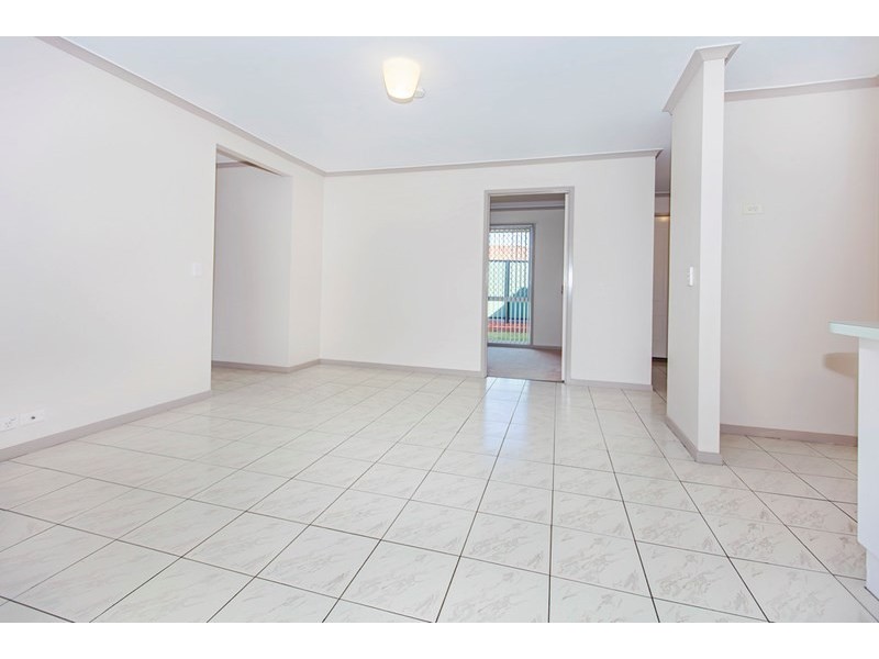 16 Westwood Drive, Hillcrest QLD 4118