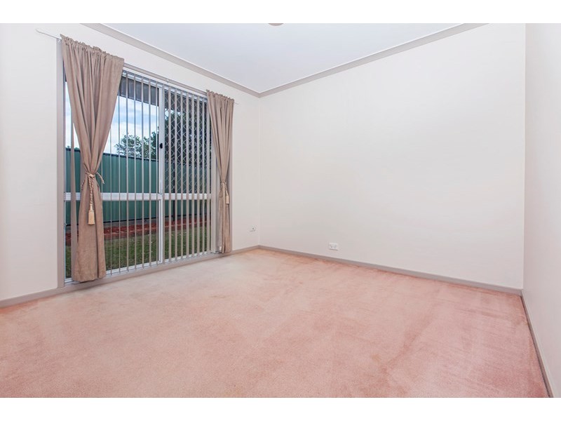 16 Westwood Drive, Hillcrest QLD 4118