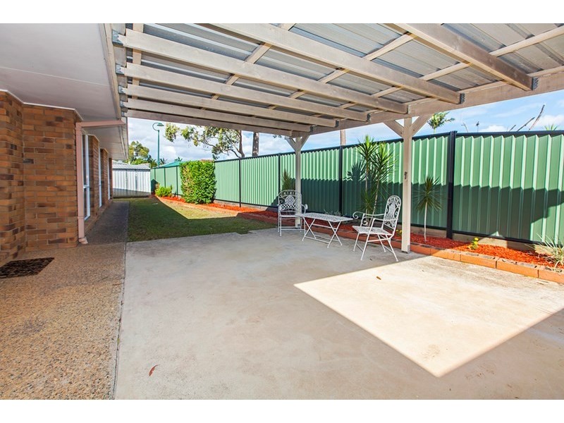 16 Westwood Drive, Hillcrest QLD 4118