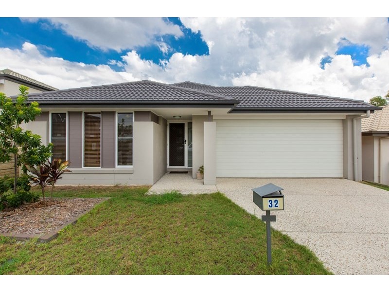 32 Hallvard Crescent, Augustine Heights QLD 4300