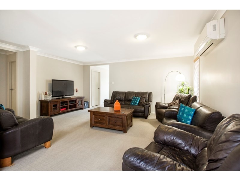 32 Hallvard Crescent, Augustine Heights QLD 4300