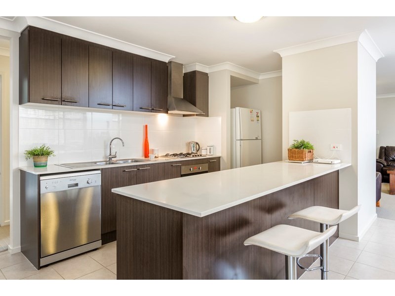 32 Hallvard Crescent, Augustine Heights QLD 4300