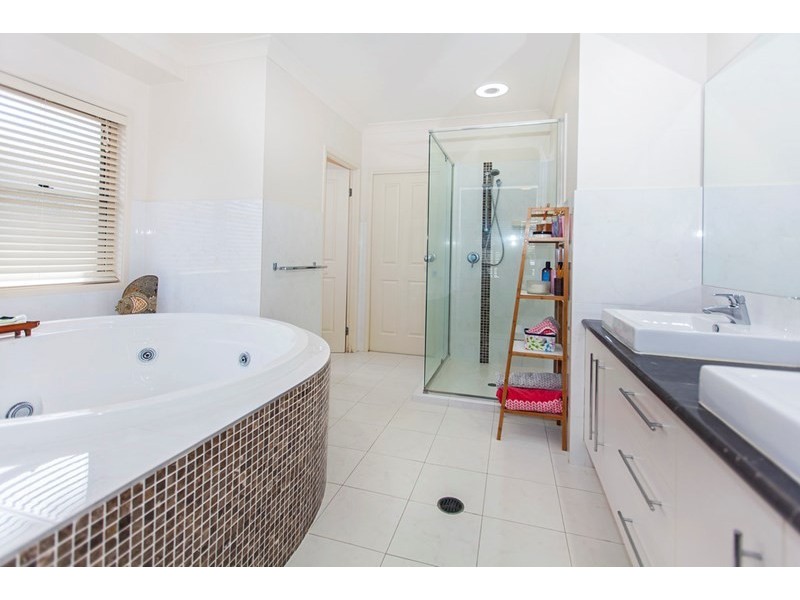 6 Caper Close, Springfield Lakes QLD 4300