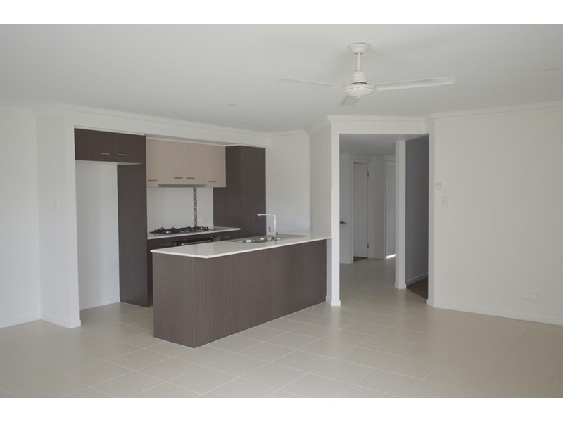 14 Splendid Drive, South Ripley QLD 4306