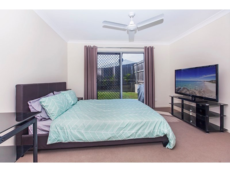 8 Kinglake Avenue, Springfield Lakes QLD 4300