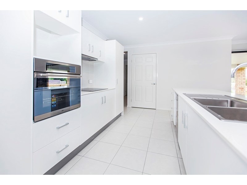 1 Rose Street, Yamanto QLD 4305