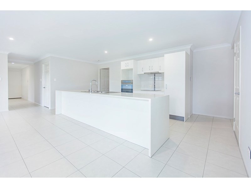 1 Rose Street, Yamanto QLD 4305