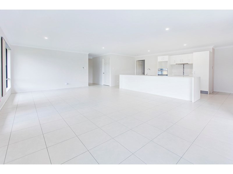 1 Rose Street, Yamanto QLD 4305