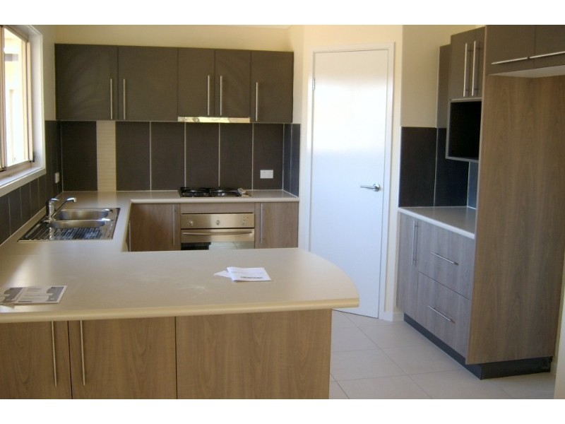 50 Lakes Entrance Drive, Springfield Lakes QLD 4300