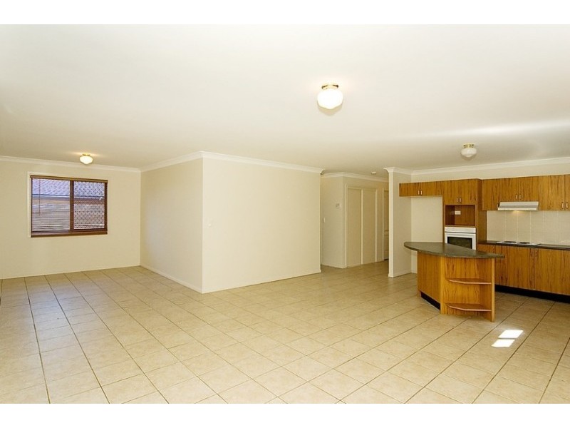 33 Berkshire Crescent, Springfield Lakes QLD 4300