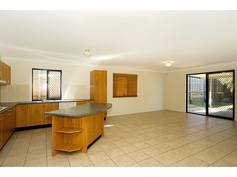 33 Berkshire Crescent, Springfield Lakes QLD 4300