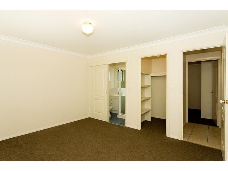 33 Berkshire Crescent, Springfield Lakes QLD 4300