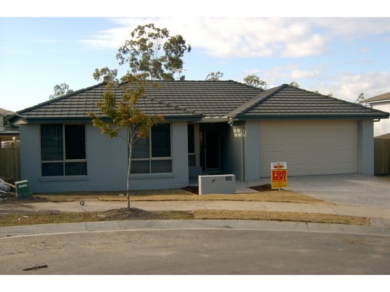 19 Ovals Terrace, Springfield Lakes QLD 4300