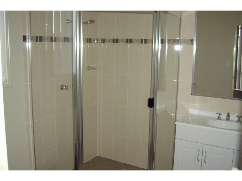 19 Ovals Terrace, Springfield Lakes QLD 4300