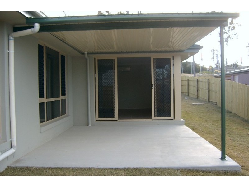 19 Ovals Terrace, Springfield Lakes QLD 4300