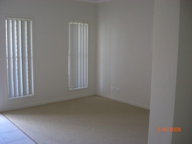 14 Inlet Lane, Springfield Lakes QLD 4300