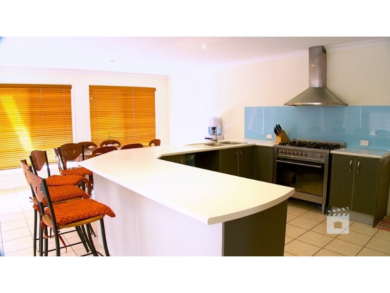 27 Diana Street, Springfield Lakes QLD 4300