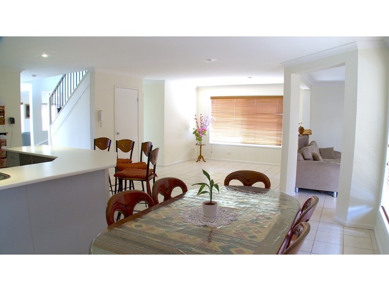 27 Diana Street, Springfield Lakes QLD 4300