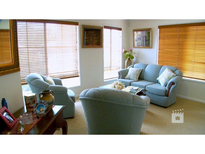 27 Diana Street, Springfield Lakes QLD 4300