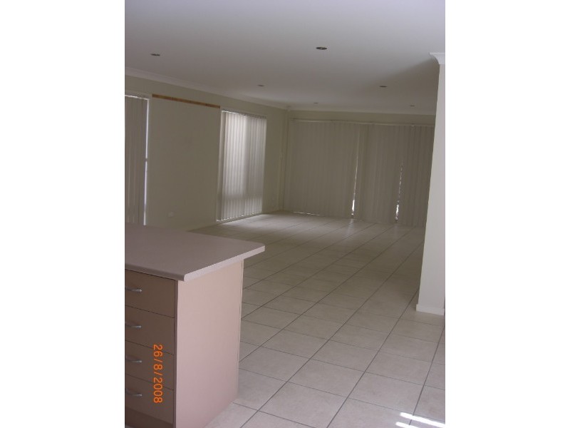 19 Freesia Close, Springfield Lakes QLD 4300