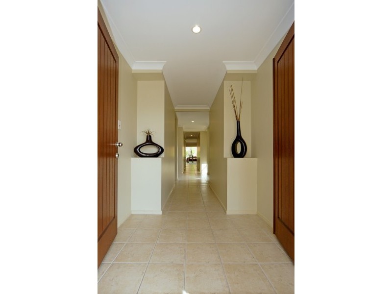 163 Lakeside Avenue, Springfield Lakes QLD 4300