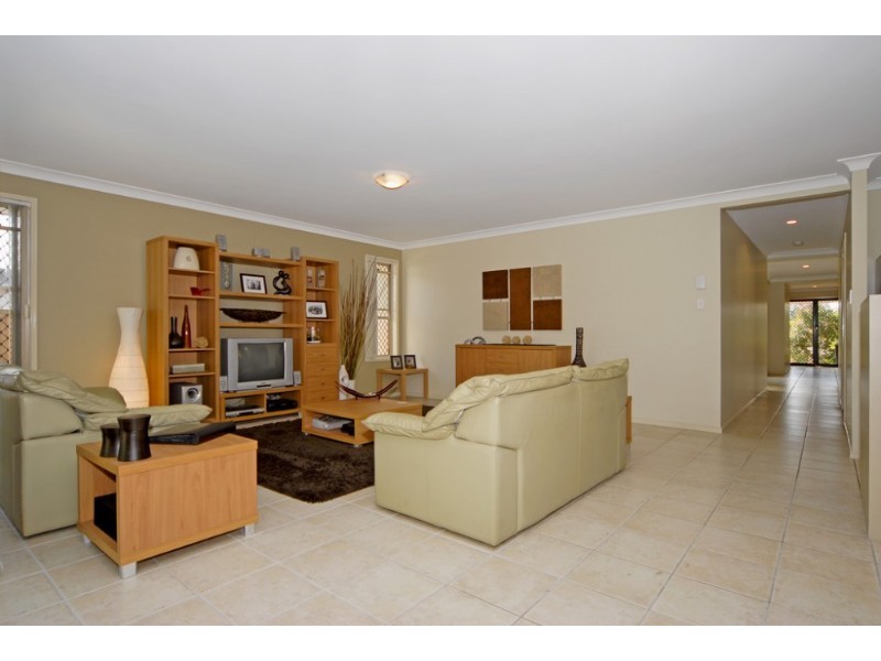 163 Lakeside Avenue, Springfield Lakes QLD 4300
