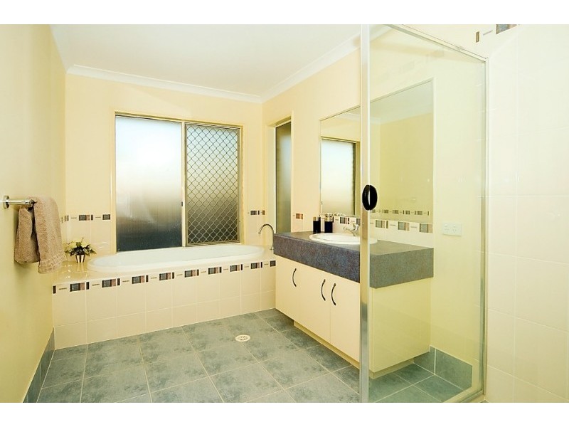 9 Apollo Place, Springfield Lakes QLD 4300