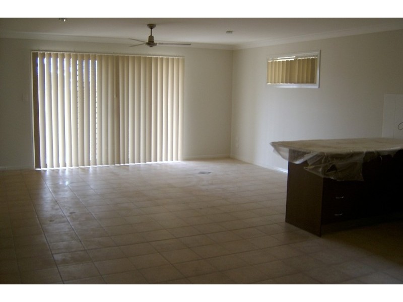 14 Riverside Crescent, Springfield Lakes QLD 4300