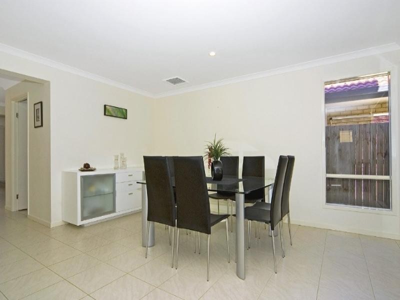 9 Jupiter Street, Springfield Lakes QLD 4300