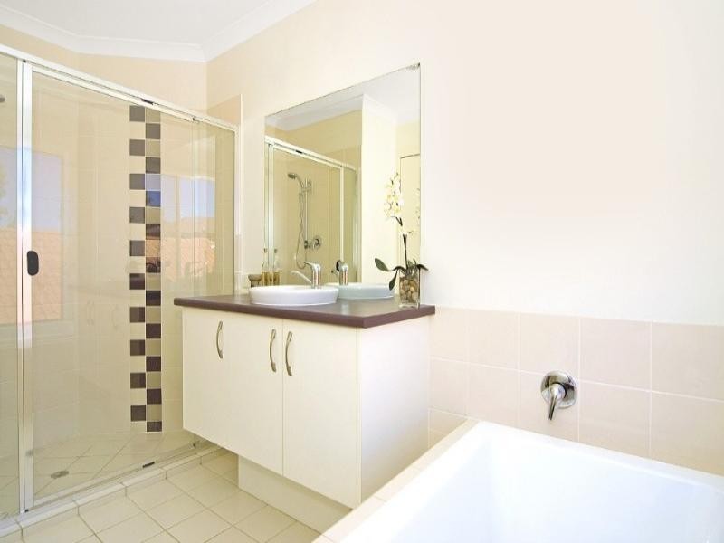 9 Jupiter Street, Springfield Lakes QLD 4300