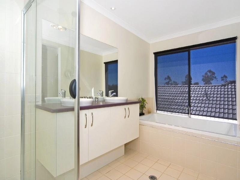 9 Jupiter Street, Springfield Lakes QLD 4300