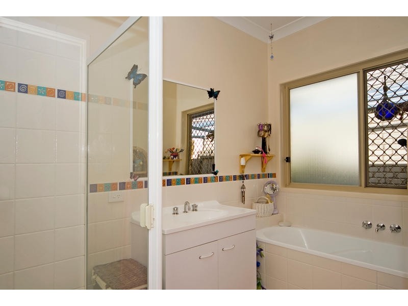 2 Chateau Street, Springfield Lakes QLD 4300