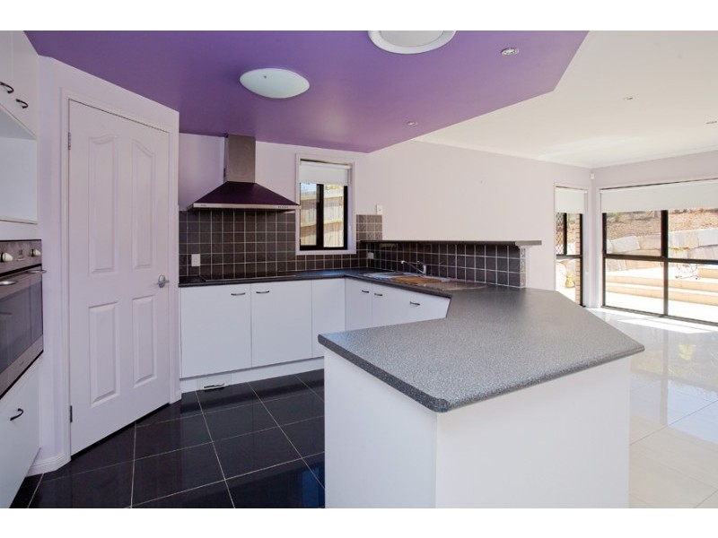 1 Clarence Avenue, Springfield QLD 4300