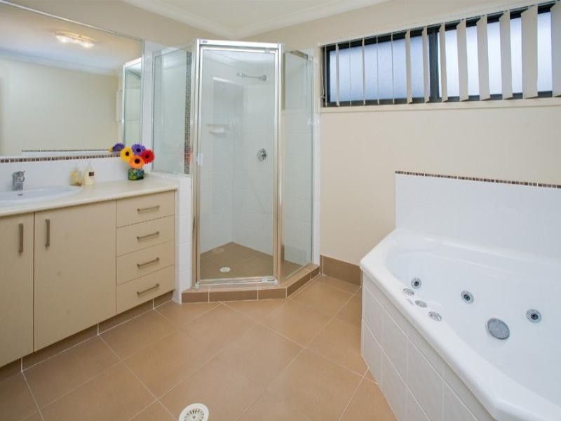 14 Treetops Avenue, Springfield Lakes QLD 4300