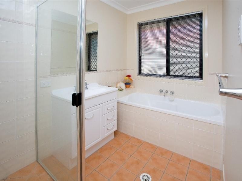 8 North Court, Springfield Lakes QLD 4300