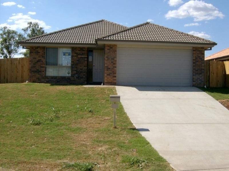 102 Anna Drive, Raceview QLD 4305