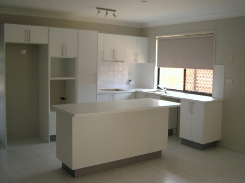 47 Lakes Entrance Drive, Springfield Lakes QLD 4300