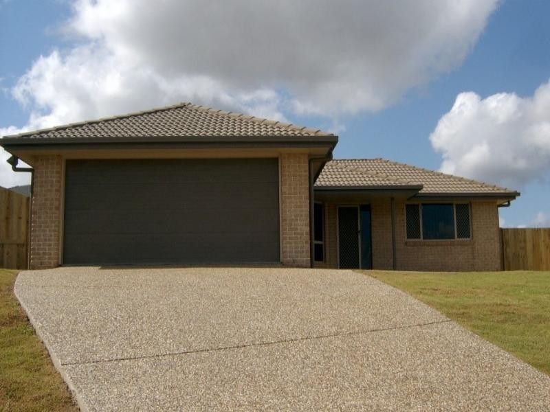8 Gumleaf Place, Springfield QLD 4300