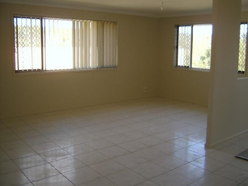 8 Gumleaf Place, Springfield QLD 4300