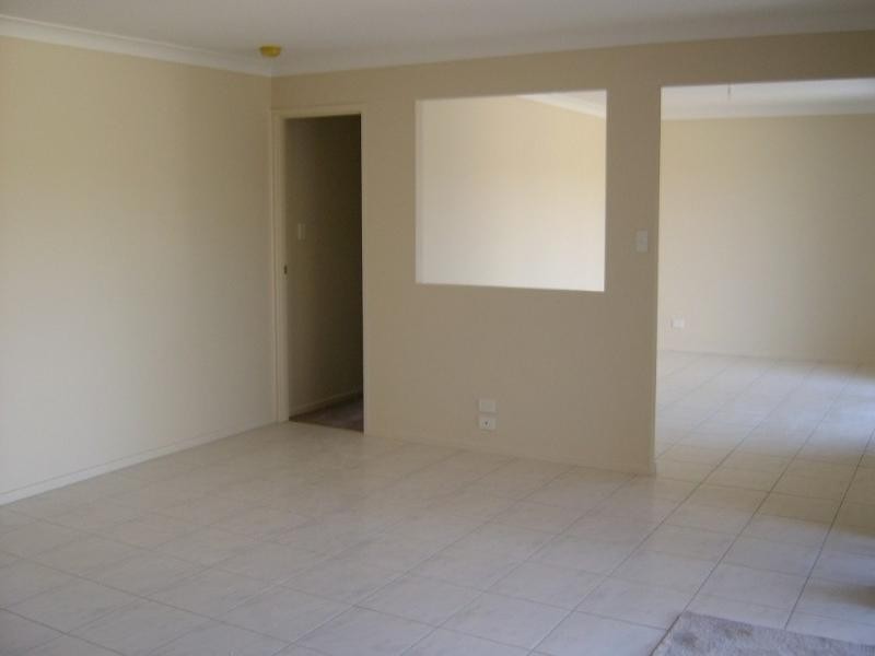 8 Gumleaf Place, Springfield QLD 4300
