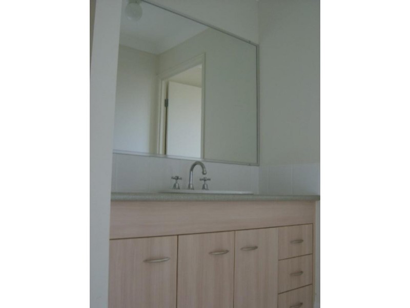 101 Anna Drive, Raceview QLD 4305