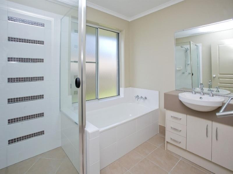 10 McAuley Crescent, Augustine Heights QLD 4300