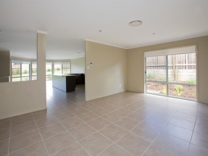 10 McAuley Crescent, Augustine Heights QLD 4300